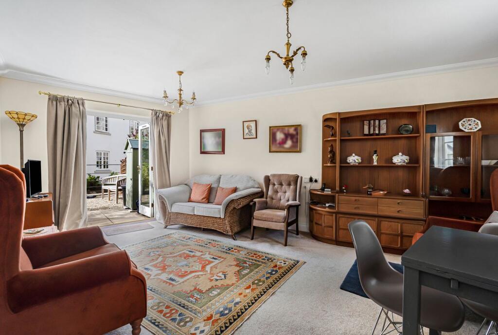 House in Gloucester - View 2