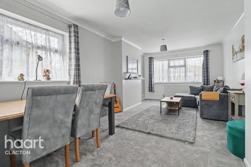 House in Clacton-on-Sea, Jaywick - View 2