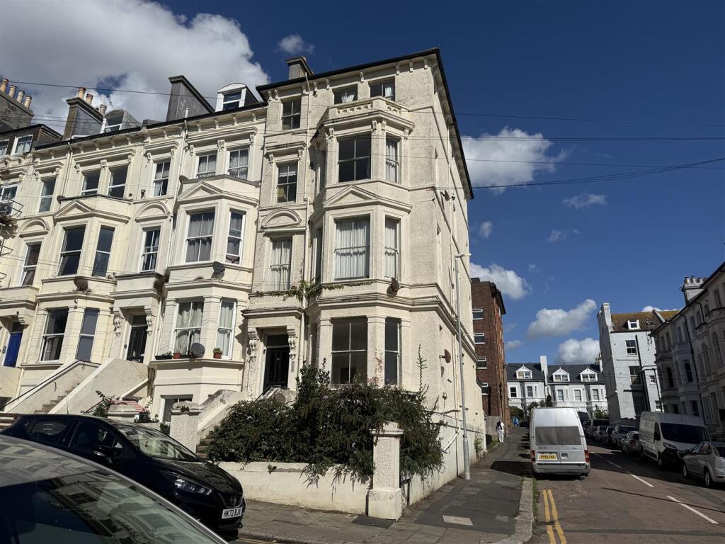 Studio terraced on Kenilworth Road, St. Leonards-On-Sea, £400,000