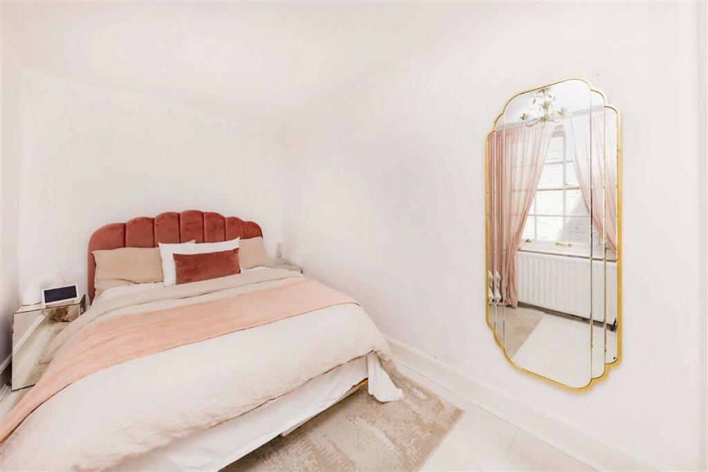 Apartment in London - More