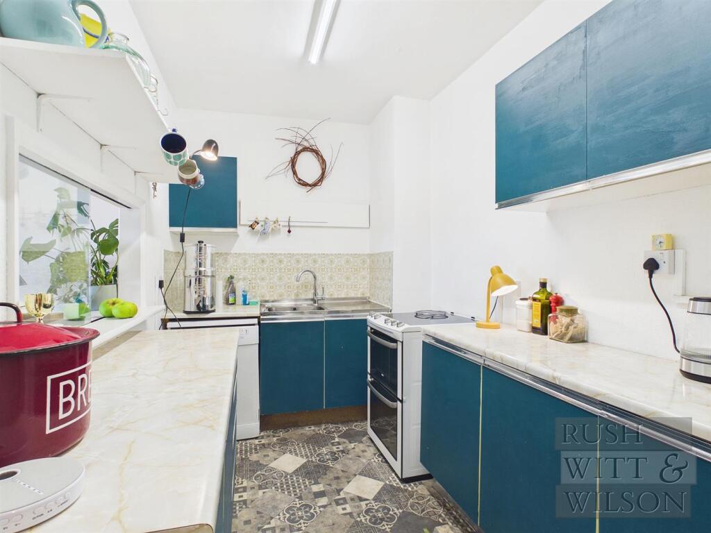 Apartment in Hastings, East Sussex - More