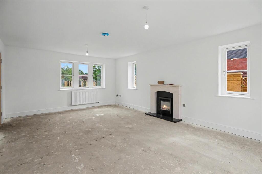 House in Northampton - View 3