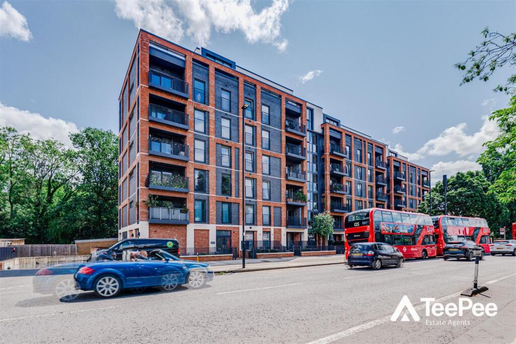 Main image of property: Green Lanes, London