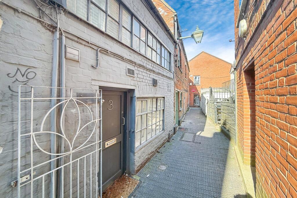 Main image of property: The Chewar, Buckingham