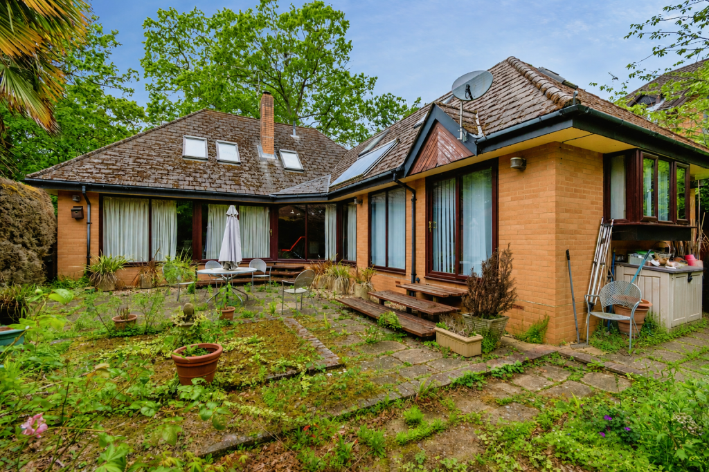 Main image of property: Hursley Road, Eastleigh, Hampshire, SO53