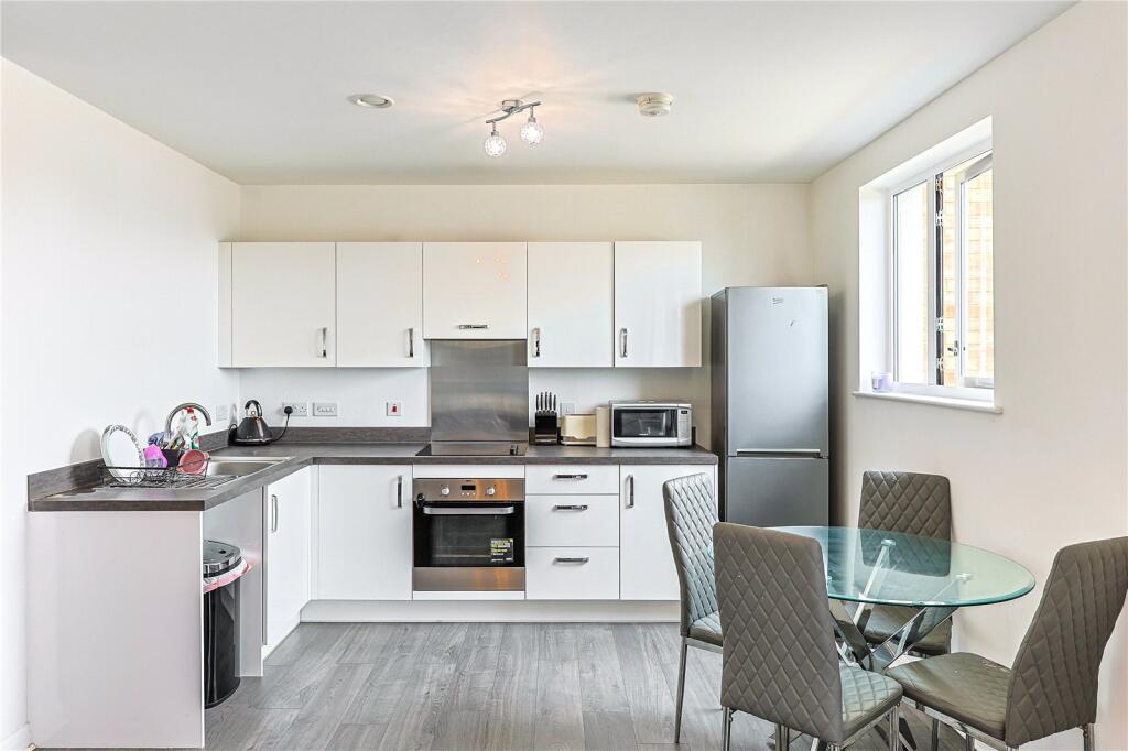 Apartment in London - View 5
