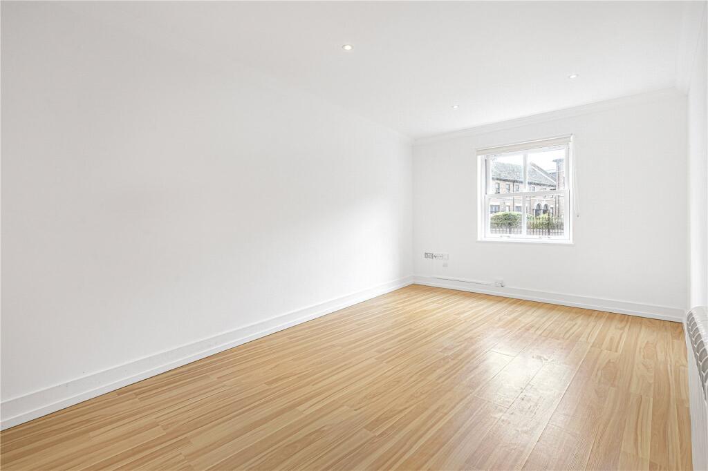 Apartment in London - More