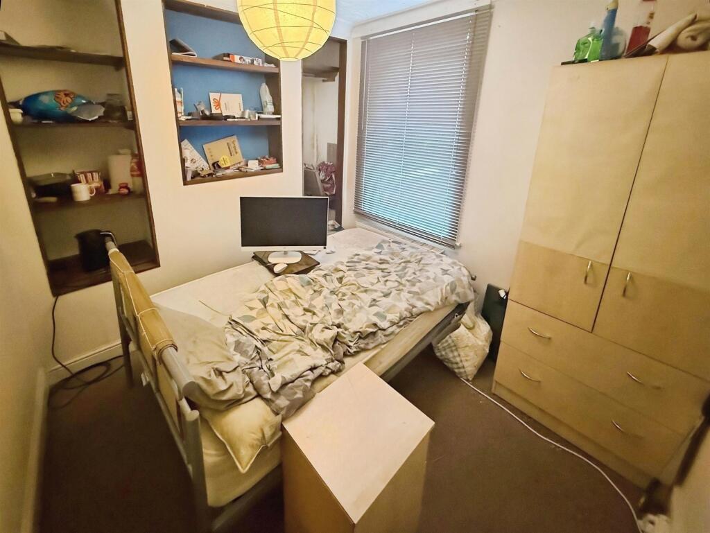 House in Southampton - View 5