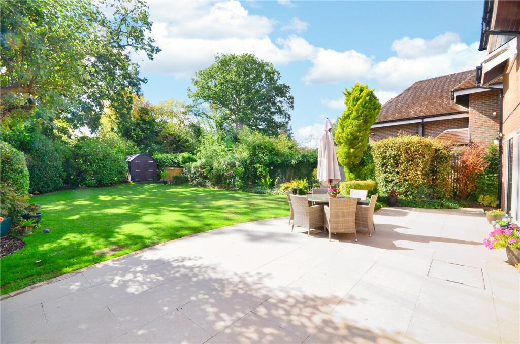 House in Tandridge, Godstone - More