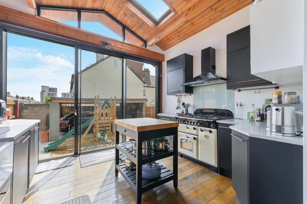 House in Twickenham - View 4