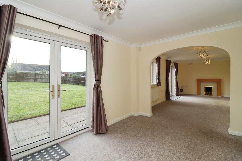 Lindbergh Close, Worksop, S80 photo 2