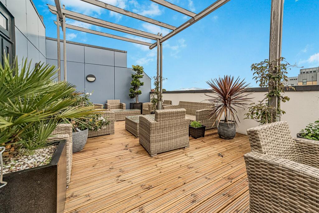 Apartment in Stevenage - View 5