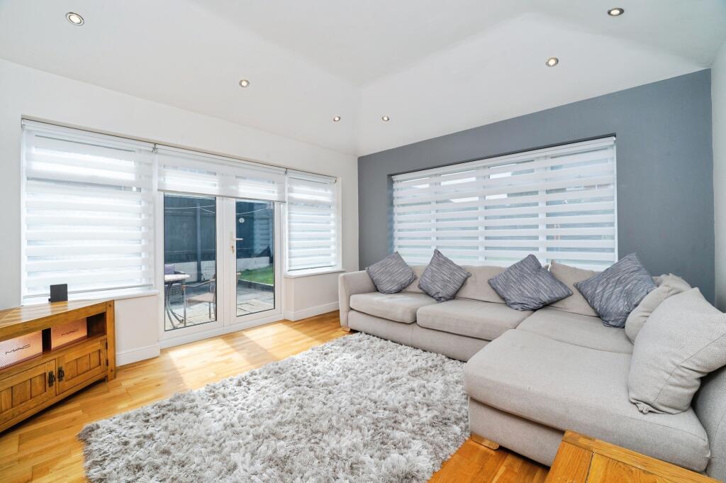 House in Grimsby, Scartho Top - View 5