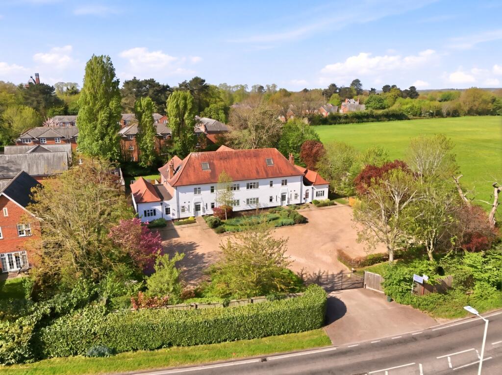 Main image of property: Green Oak House, Shenley Lane, London Colney, St. Albans, AL2