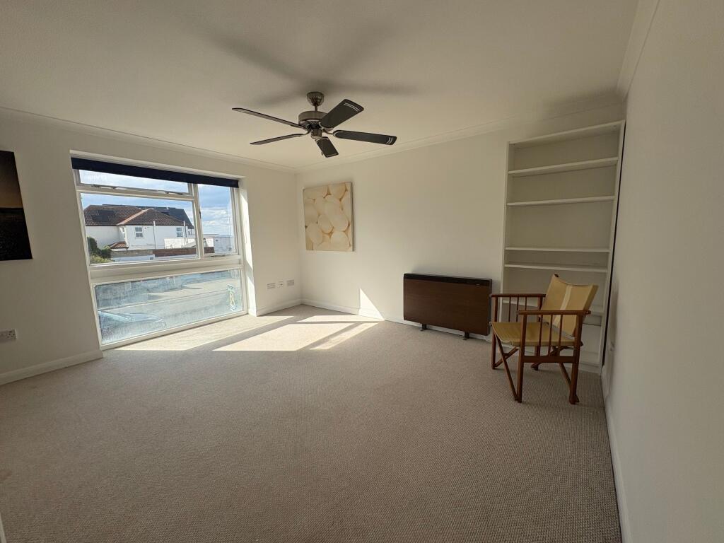 Apartment in Canterbury - View 4