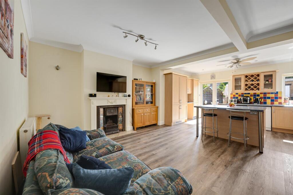 House in London - View 5