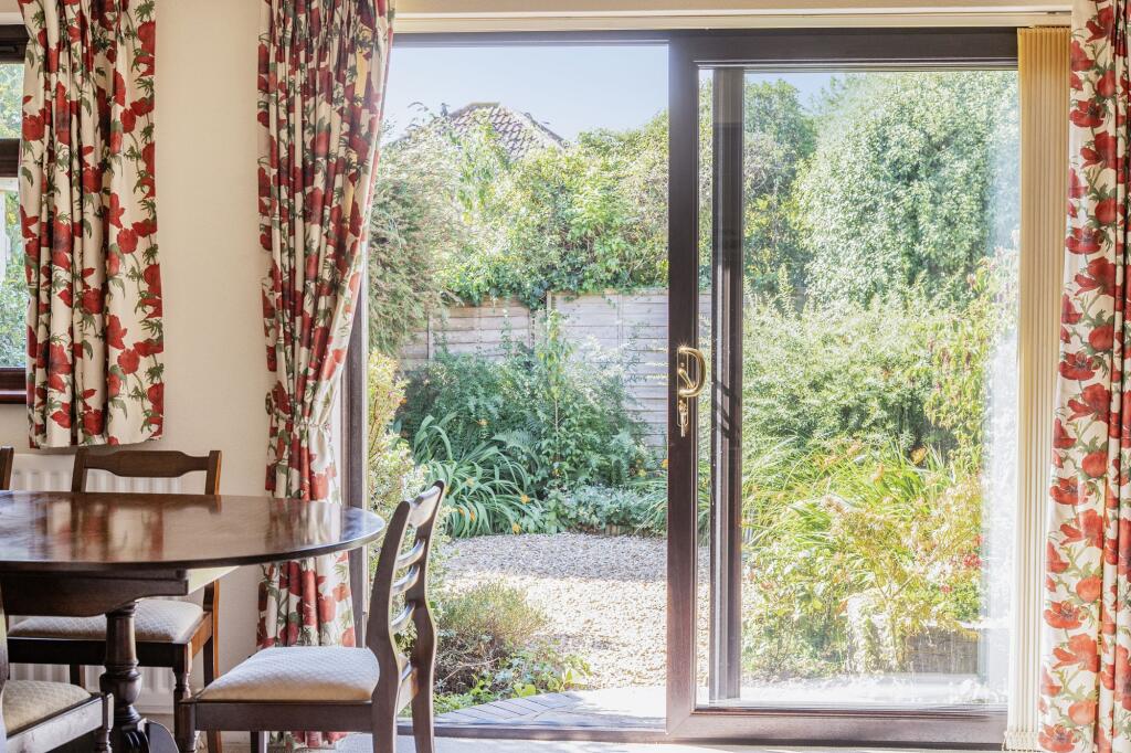 Nore Crescent, Emsworth, PO10 - More