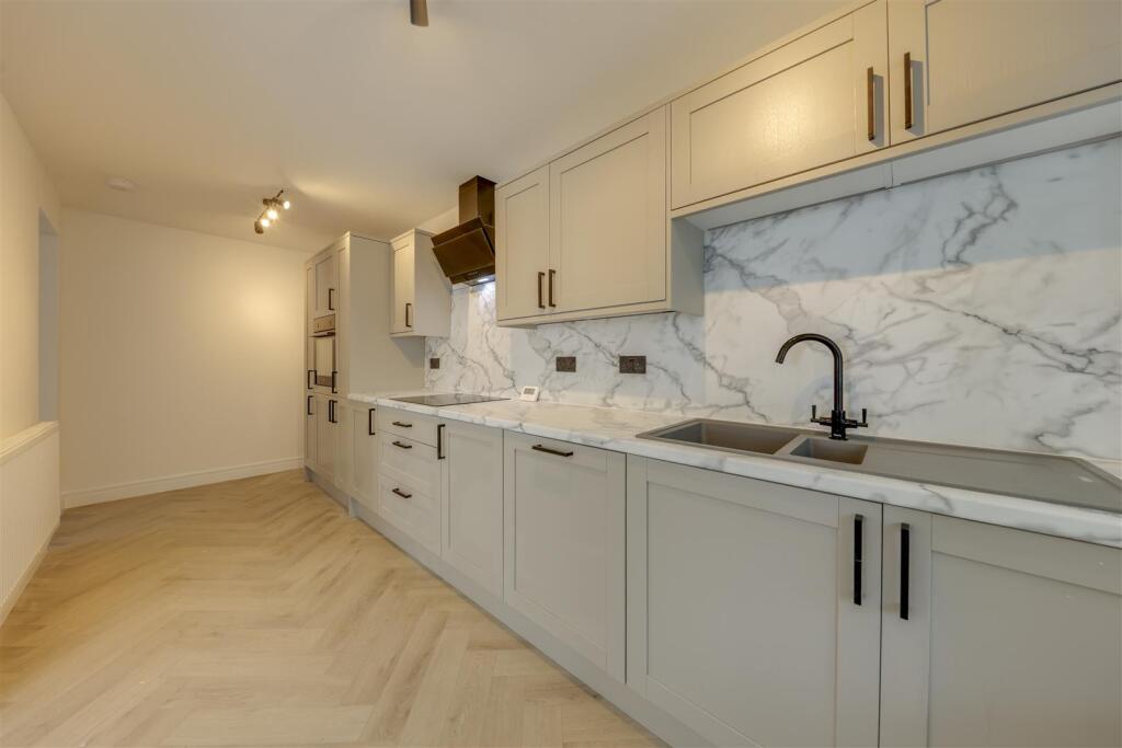 House in Oldham - View 5