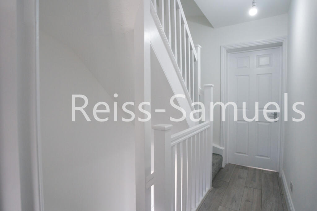 6 bedroom semi-detached house for rent