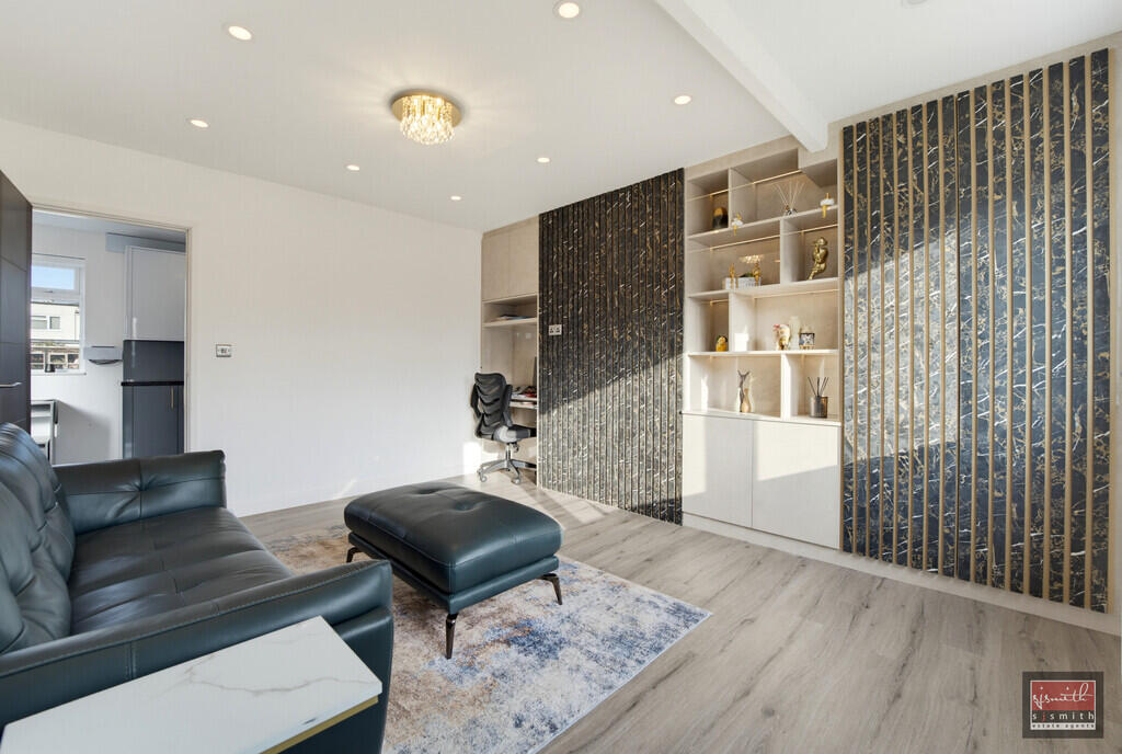 House in Spelthorne, Surrey - View 5