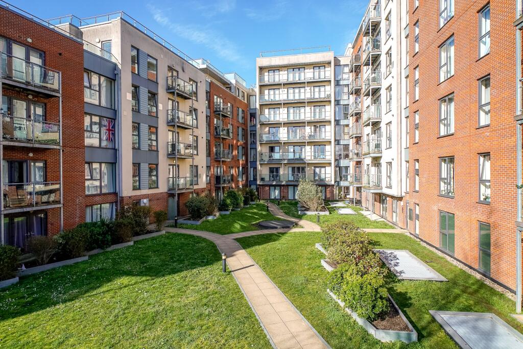 Main image of property: Midland Road, Hemel Hempstead, HP2