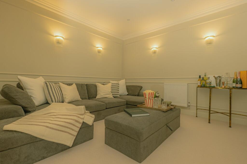 House in London - View 2