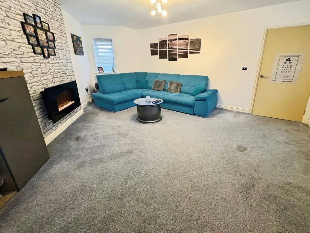 Bennet Drive, Nottingham, NG17 photo 2
