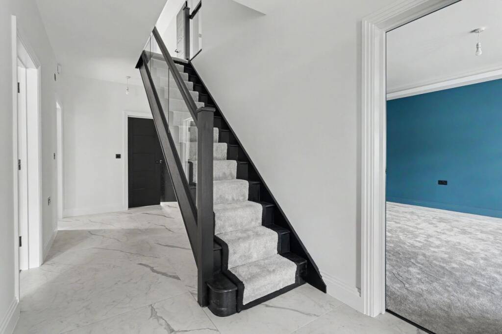 House in Southend-on-Sea - View 4