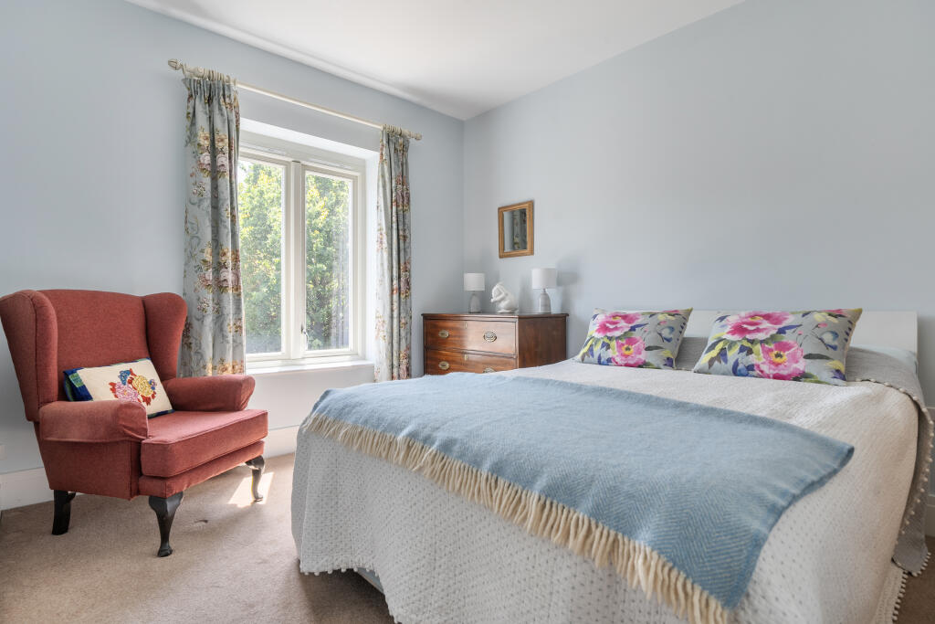 House in Chichester - More