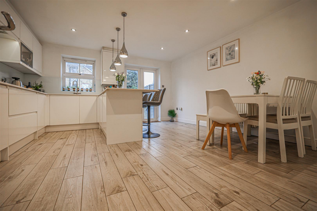 House in Dacorum, Hertfordshire - View 3