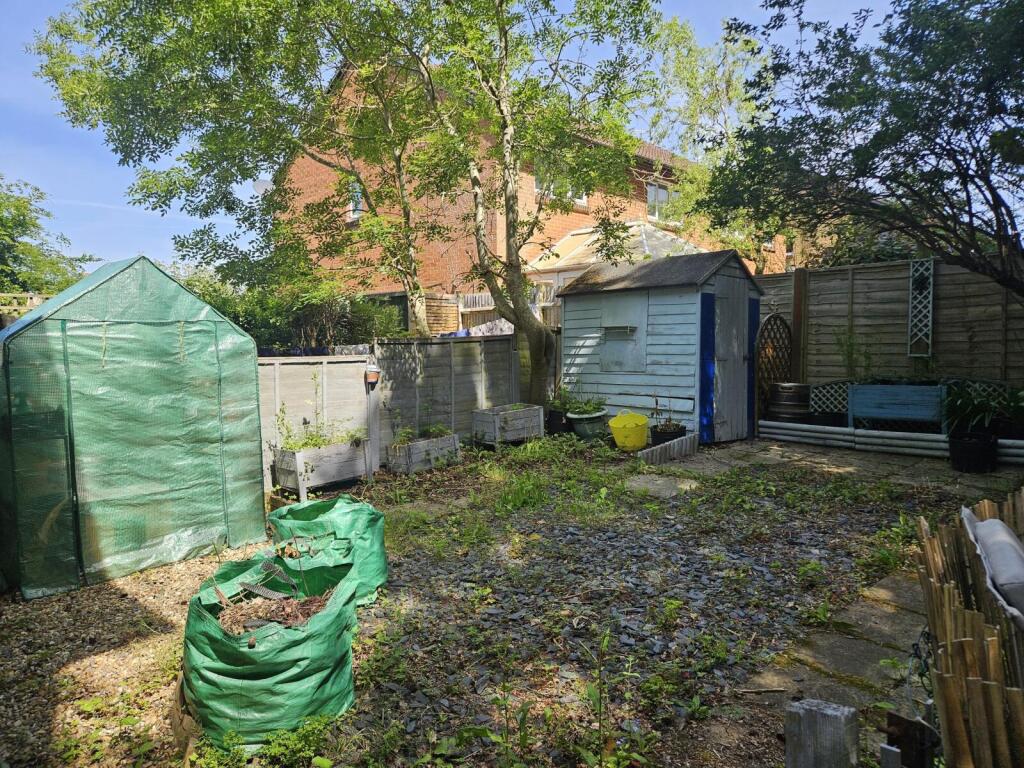 Shelley Drive, Broadbridge Heath, Horsham - More