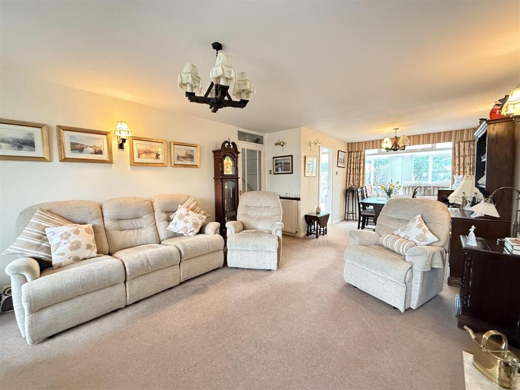 Redhill Close, Stourbridge photo 3