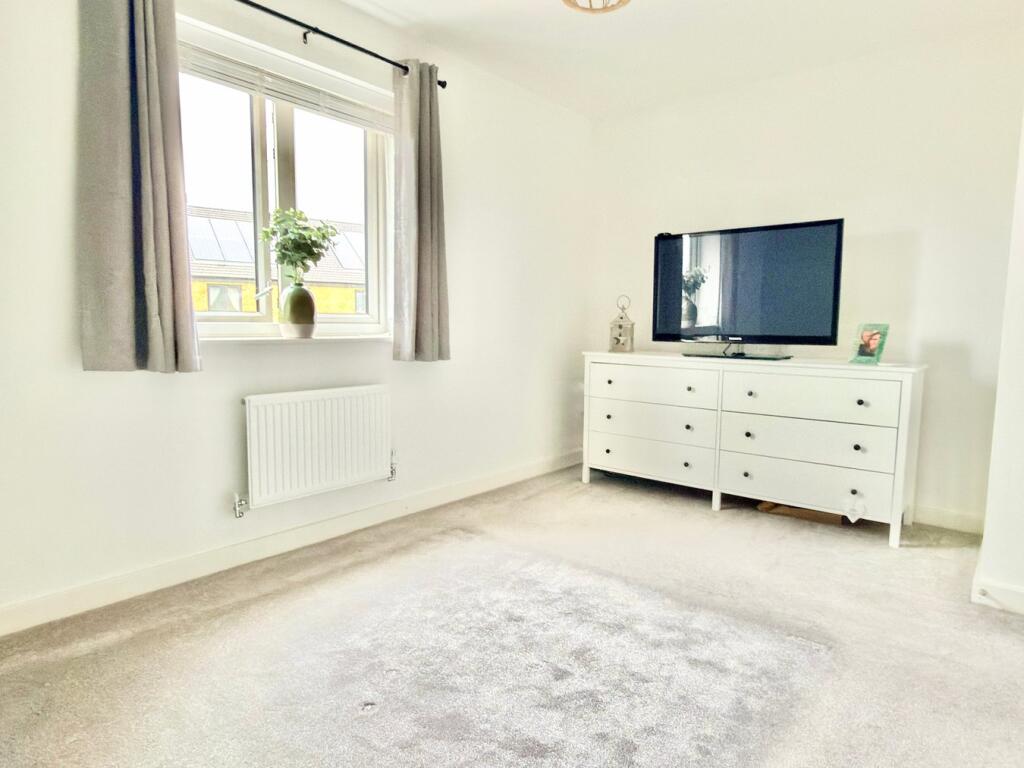 Ruby Avenue, Bishops Cleeve, Cheltenham, GL52 photo 4