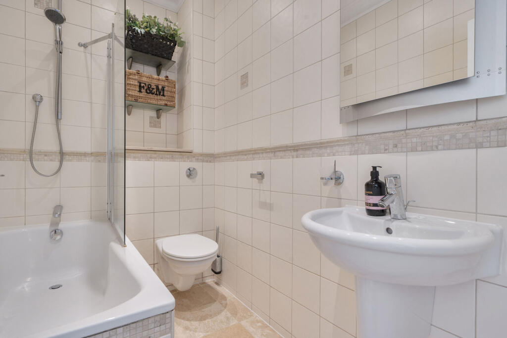 Apartment in Twickenham - More
