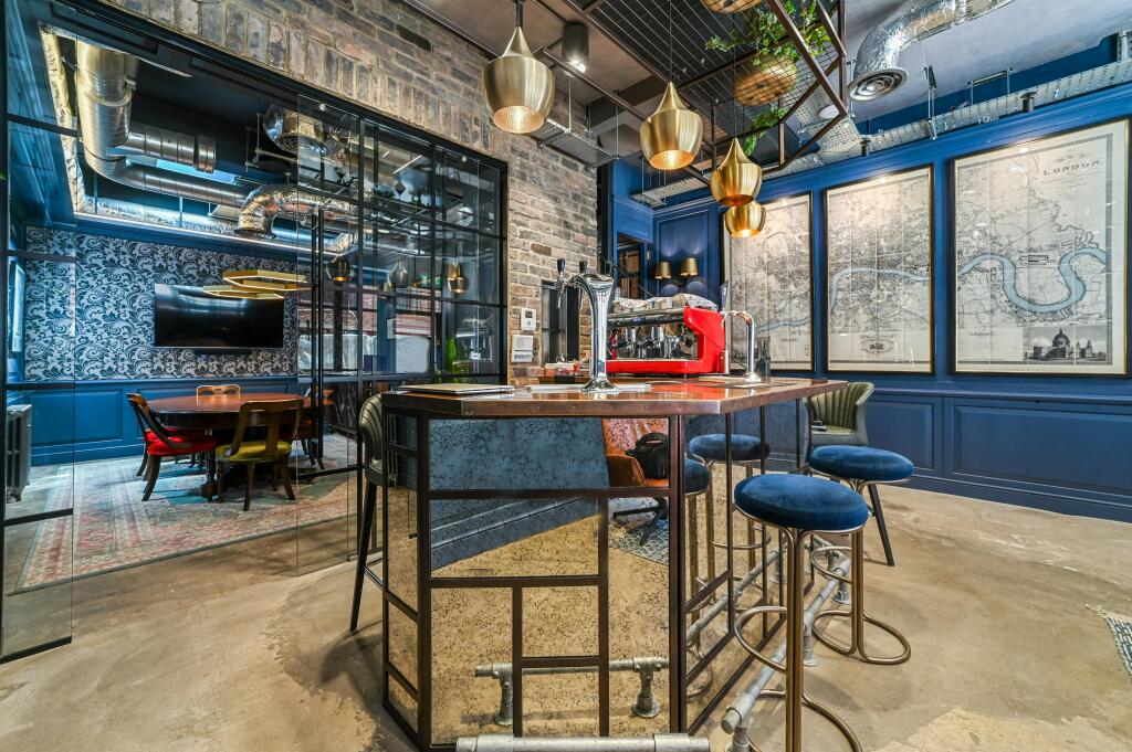 MD-BERICOTE-8TottenhamMews-6.JPG