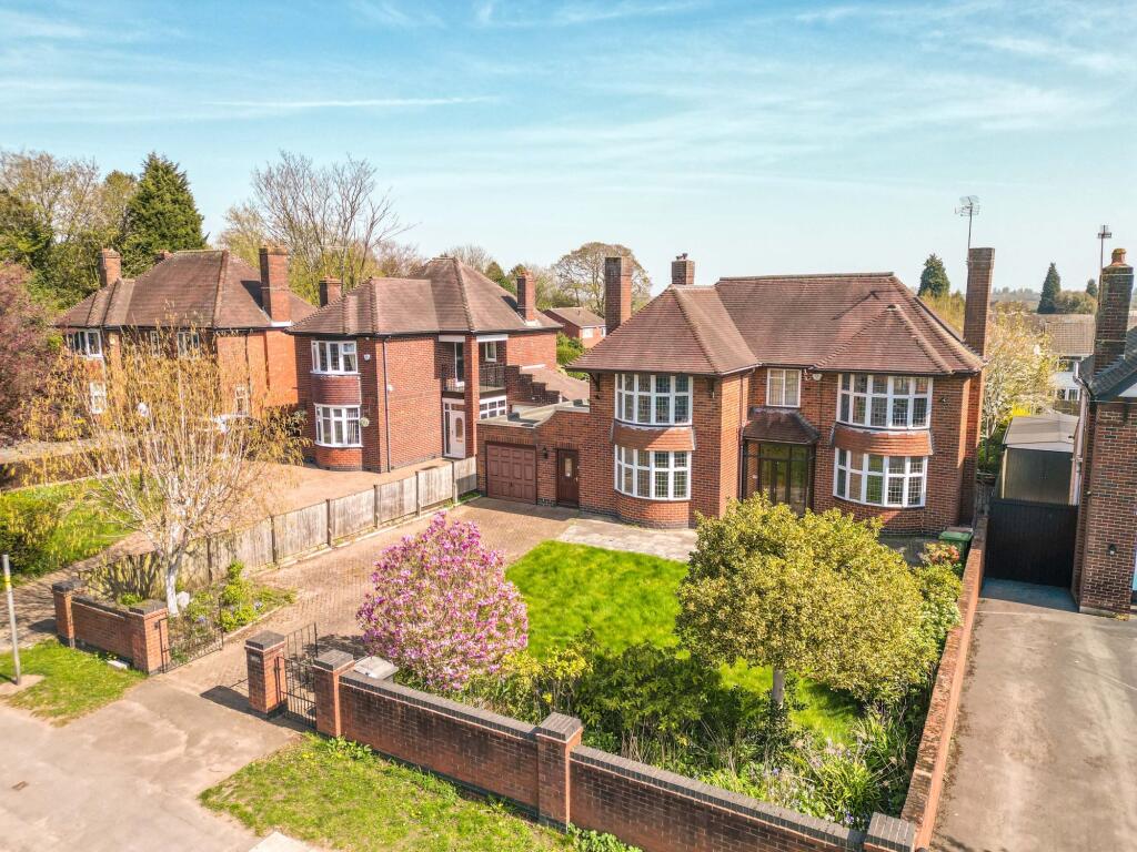 3-bed detached on Coventry Road, Exhall, CV7, £550,000