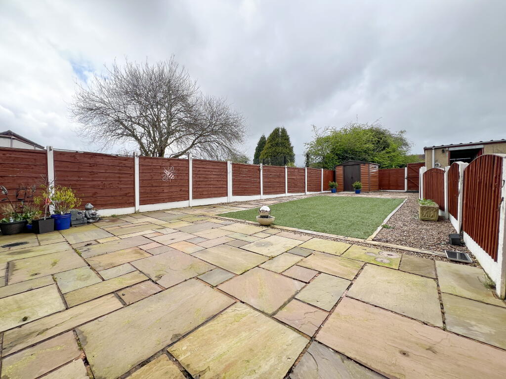 House in Tameside, Greater Manchester - View 3