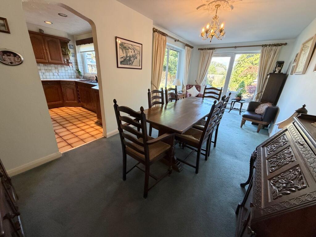 Moorhead Crescent, Moorhead , Shipley, BD18 photo 5