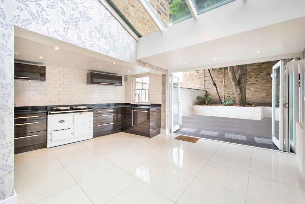 Main image of property: Parkway, 
Regents Park, NW1