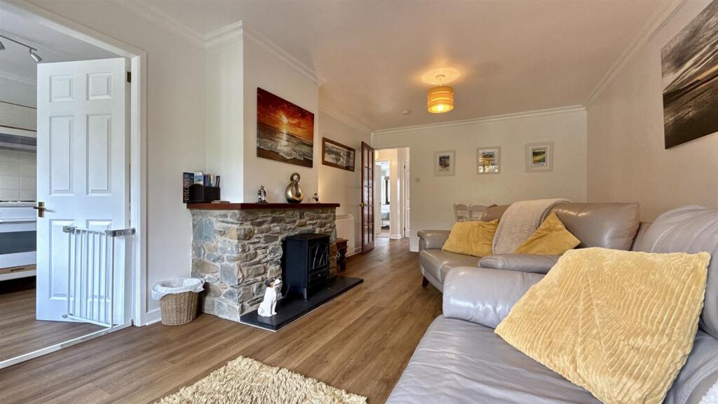 24, Glan Ysgethin, Talybont, LL43 photo 3