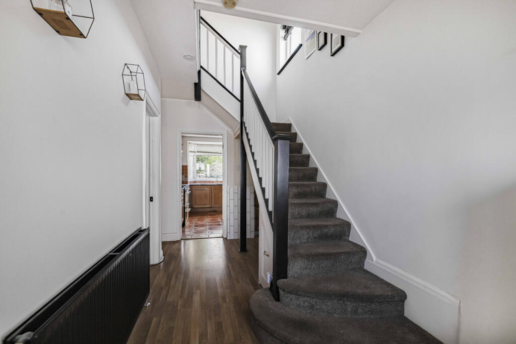 House in Croydon - View 2