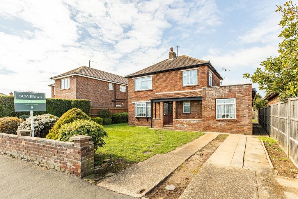 Main image of property: Spacious Detached Home in Lighthouse End of Hunstanton