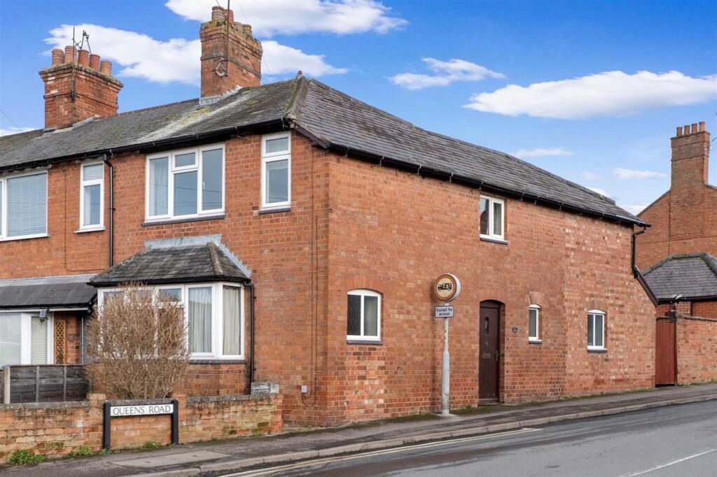 Main image of property: Queens Road, Evesham, Worcestershire, WR11