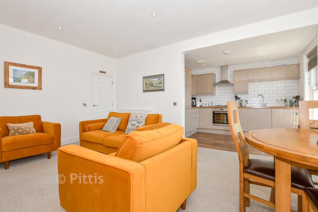 Apartment in Sandown, Yaverland - View 5