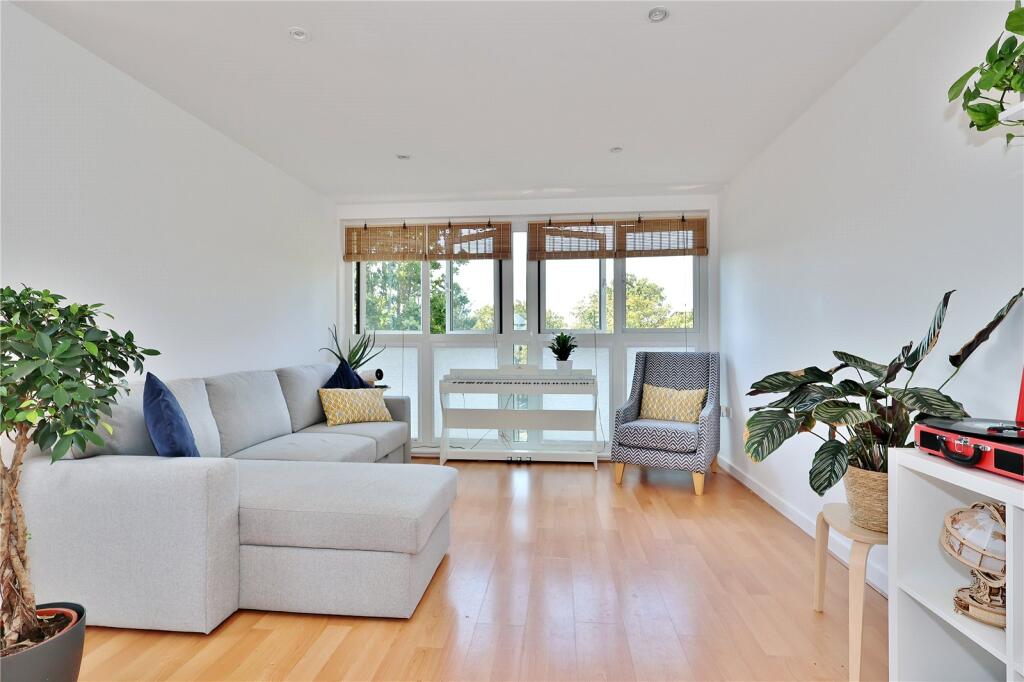 Apartment in Woking, Mount Hermon, Westfield - View 4