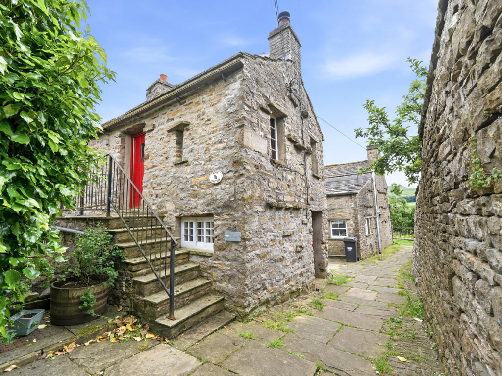 Main image of property: Rook Cottage, West End, Askrigg, DL8 3HN