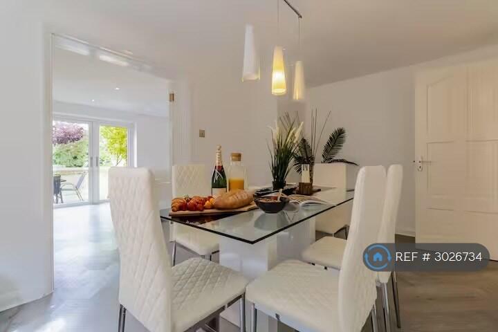 Main image of property: Buckingham Road, Milton Keynes, MK3