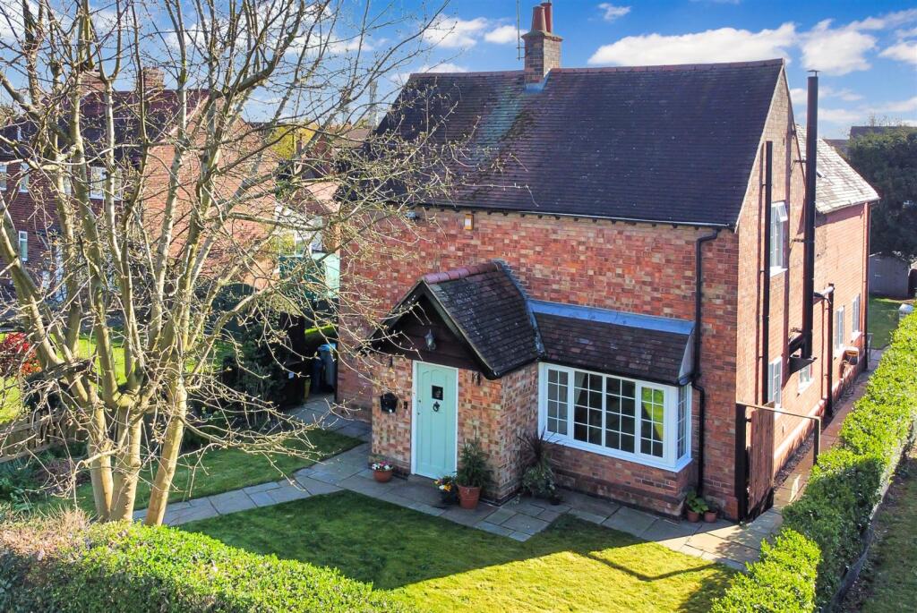 Main image of property: Little Hollies, The Close, Averham, Newark