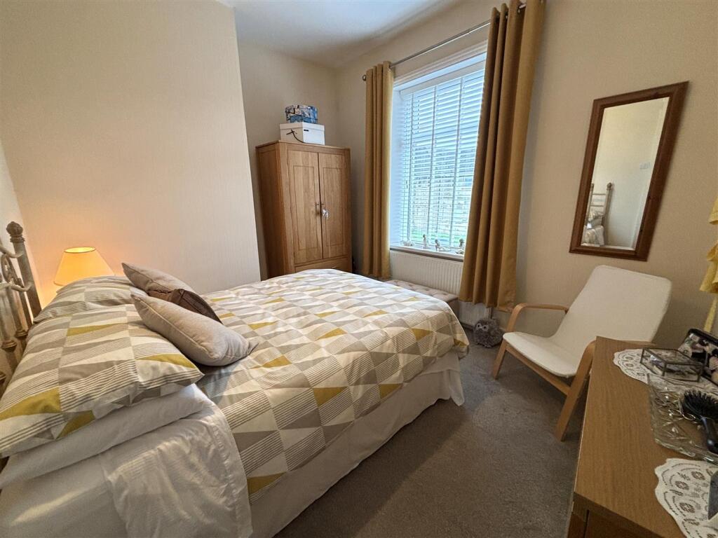 House in Bradford, West Yorkshire - View 4