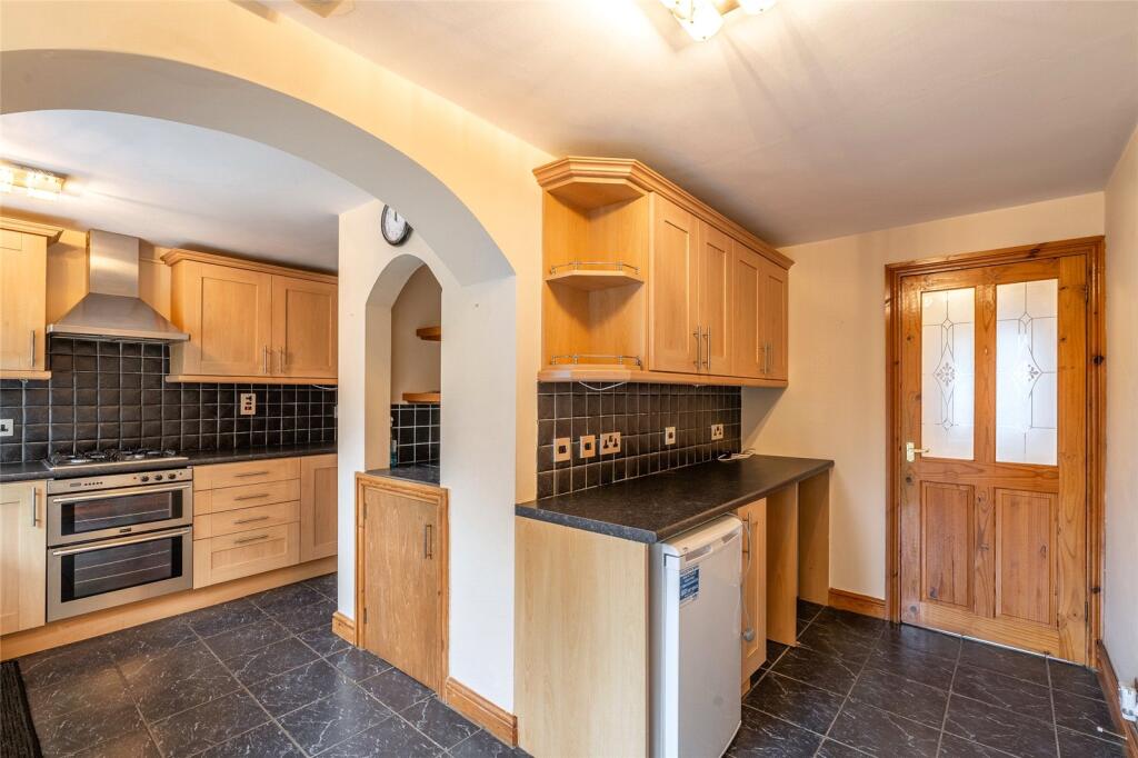 House in Wolverhampton, Castlecroft - View 3